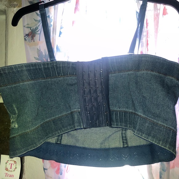 Fashionable Halter Top. Beautiful! Speaks for itself about C36 Perfect Condition - Picture 4 of 10